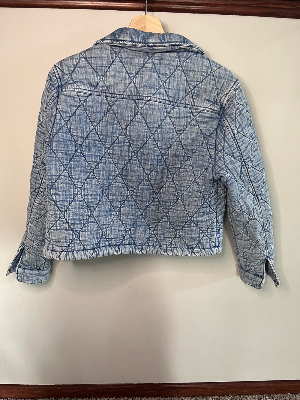 BlankNYC Quilted Denim Jacket Blue Acid Wash Cropped Snap Front 37DJ5983 Women S - Picture 3 of 6